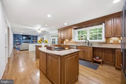 Kitchen - 284 Southland Ct, Dunkirk, MD 20754 photo 5 of 8