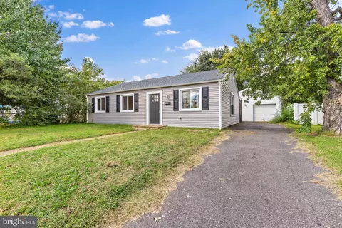 2002 Norman Rd, Glen Burnie, MD 21060
