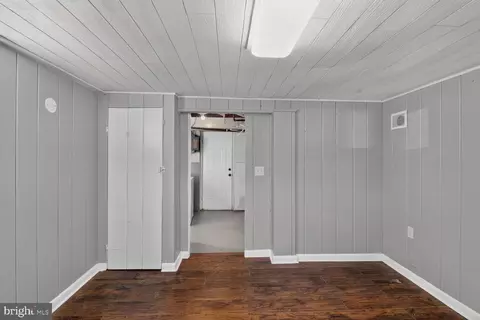 Entry Way - 5230 Patrick Henry Dr, Baltimore, MD 21225 photo 8 of 8