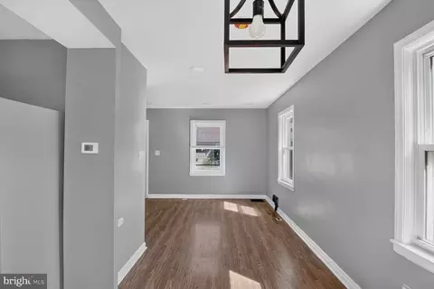 Entry Way - 5230 Patrick Henry Dr, Baltimore, MD 21225 photo 3 of 8