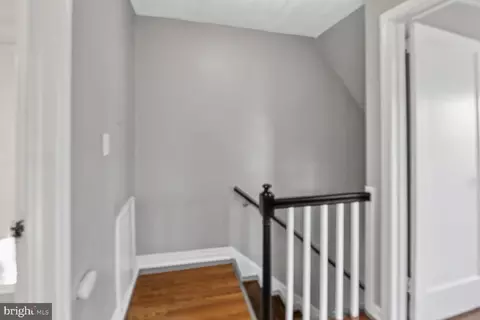 Entry Way - 5230 Patrick Henry Dr, Baltimore, MD 21225 photo 4 of 8