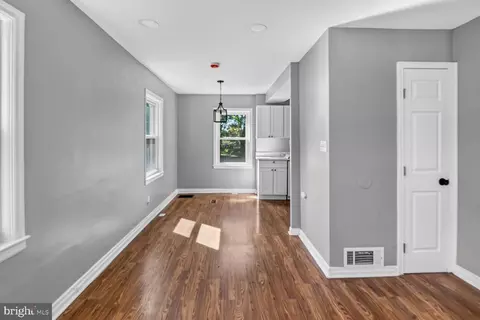 Entry Way - 5230 Patrick Henry Dr, Baltimore, MD 21225 photo 1 of 8