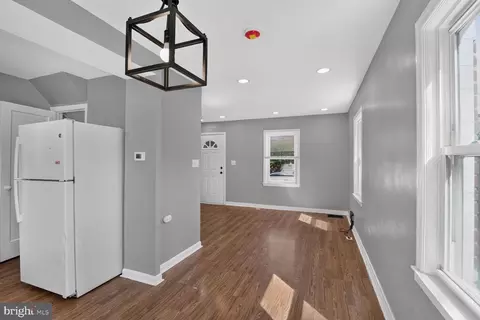 Entry Way - 5230 Patrick Henry Dr, Baltimore, MD 21225 photo 2 of 8