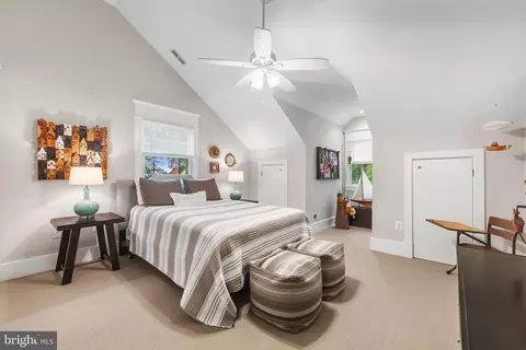 Bedroom - 990 Marzoff Rd, Deale, MD 20751 photo 5 of 8