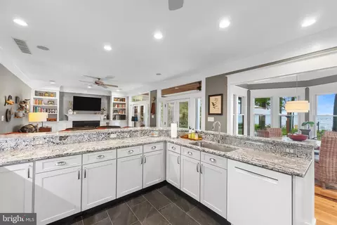 Kitchen - 990 Marzoff Rd, Deale, MD 20751 photo 4 of 6