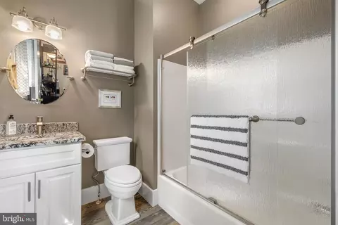 Bath - 990 Marzoff Rd, Deale, MD 20751 photo 2 of 6