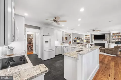 Kitchen - 990 Marzoff Rd, Deale, MD 20751 photo 1 of 6