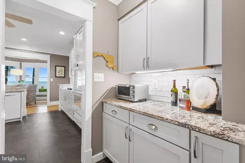 Kitchen - 990 Marzoff Rd, Deale, MD 20751 photo 6 of 6