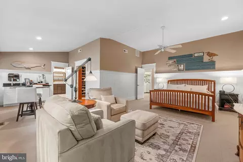 Bedroom - 990 Marzoff Rd, Deale, MD 20751 photo 2 of 8