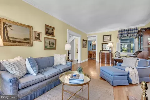 Living - 100 Conduit St, Annapolis, MD 21401 photo 5 of 6