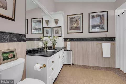Bath - 100 Conduit St, Annapolis, MD 21401 photo 2 of 6
