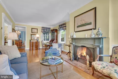 Living - 100 Conduit St, Annapolis, MD 21401 photo 1 of 6