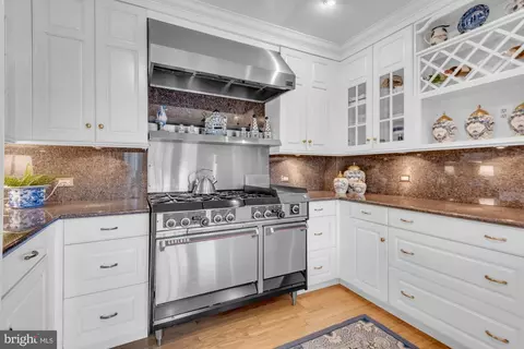 Kitchen - 100 Conduit St, Annapolis, MD 21401 photo 2 of 6