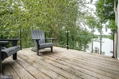 Exterior - 108 Cresston Rd, Arnold, MD 21012 photo 6 of 10
