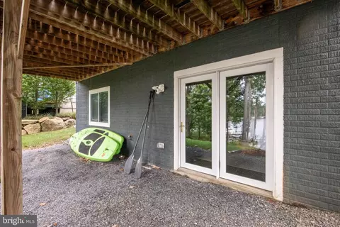 Exterior - 108 Cresston Rd, Arnold, MD 21012 photo 8 of 10