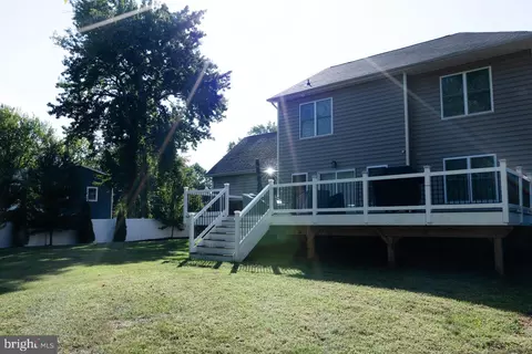 Exterior - 1326 Harbor Rd, Annapolis, MD 21403 photo 2 of 4