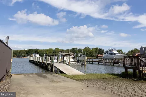 Exterior - 1326 Harbor Rd, Annapolis, MD 21403 photo 4 of 4