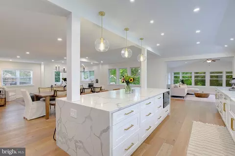 Kitchen - 101 Park Ave, Edgewater, MD 21037 photo 4 of 4