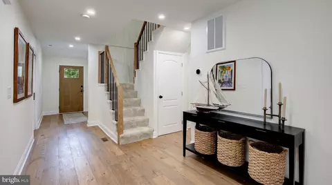 Entry Way - 101 Park Ave, Edgewater, MD 21037 photo 1 of 6