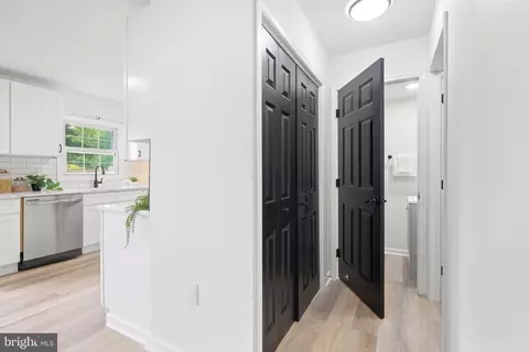 Entry Way - 1709 Gabriel Ct, Crofton, MD 21114 photo 6 of 11