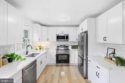 Kitchen - 1709 Gabriel Ct, Crofton, MD 21114 photo 1 of 1