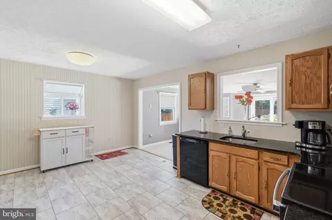 Kitchen - 1247 Pekin Rd, Pasadena, MD 21122 photo 1 of 2