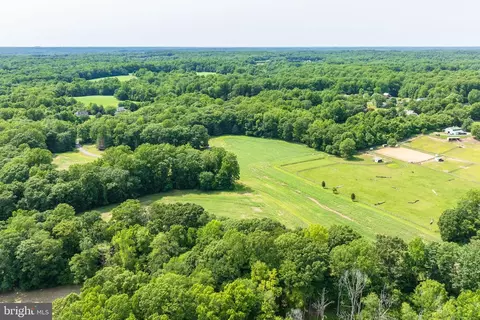 View/Area - 613 Pond Rd, Lothian, MD 20711 photo 4 of 5