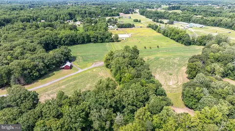 View/Area - 613 Pond Rd, Lothian, MD 20711 photo 2 of 5