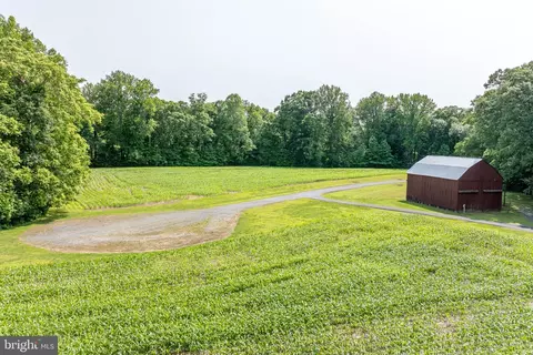 Exterior - 613 Pond Rd, Lothian, MD 20711 photo 2 of 2