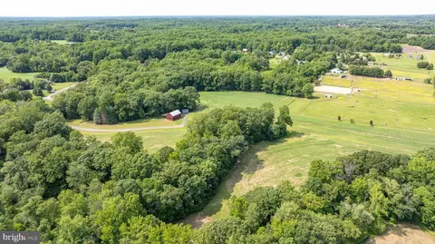 View/Area - 613 Pond Rd, Lothian, MD 20711 photo 3 of 5