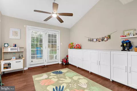 Entry Way - 779 Pine Drift Dr, Odenton, MD 21113 photo 5 of 8