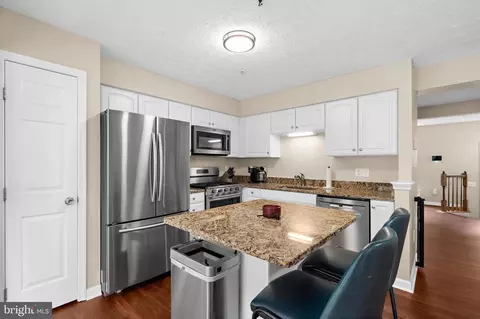 Kitchen - 779 Pine Drift Dr, Odenton, MD 21113 photo 4 of 4