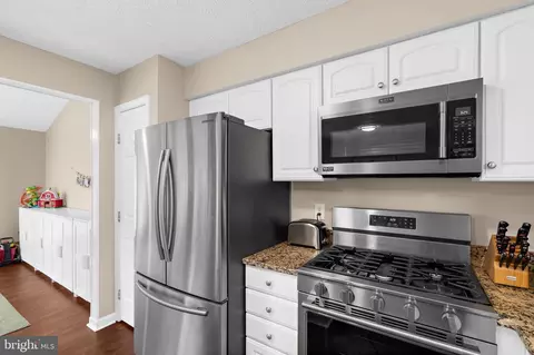 Entry Way - 779 Pine Drift Dr, Odenton, MD 21113 photo 3 of 8