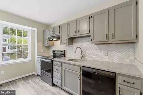 Kitchen - 7819 Leonardo Ct, Pasadena, MD 21122 photo 2 of 3