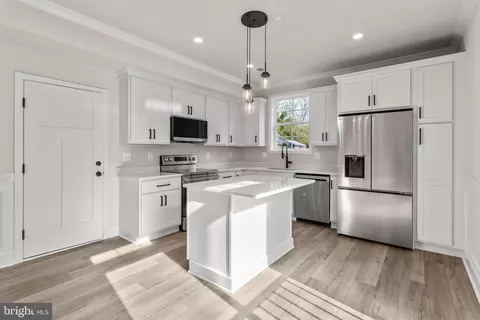 Kitchen - 3734 3rd Ave, Edgewater, MD 21037 photo 1 of 7