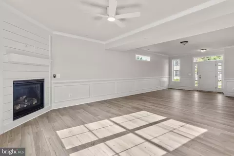 Living - 3734 3rd Ave, Edgewater, MD 21037 photo 2 of 6