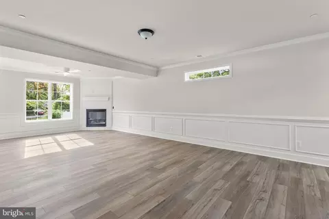 Living - 3734 3rd Ave, Edgewater, MD 21037 photo 3 of 6