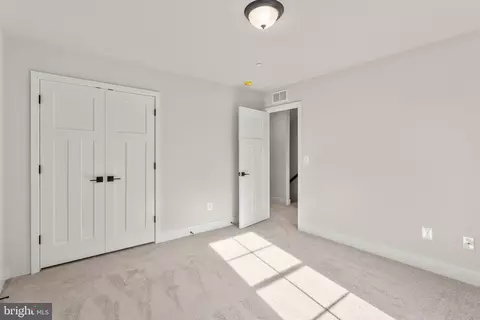 Bedroom - 3734 3rd Ave, Edgewater, MD 21037 photo 2 of 10