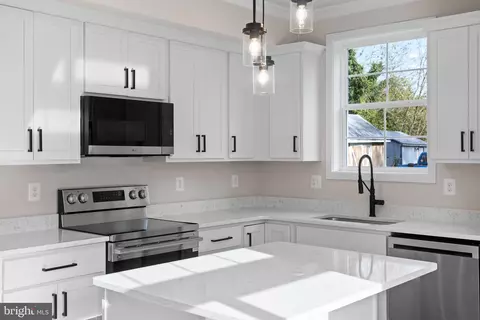 Kitchen - 3734 3rd Ave, Edgewater, MD 21037 photo 7 of 7