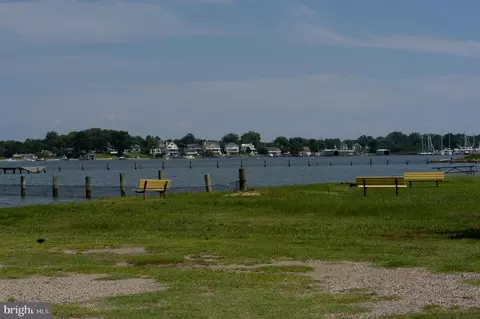 View/Area - 3734 3rd Ave, Edgewater, MD 21037 photo 6 of 14
