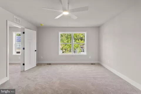 Bedroom - 3734 3rd Ave, Edgewater, MD 21037 photo 6 of 10