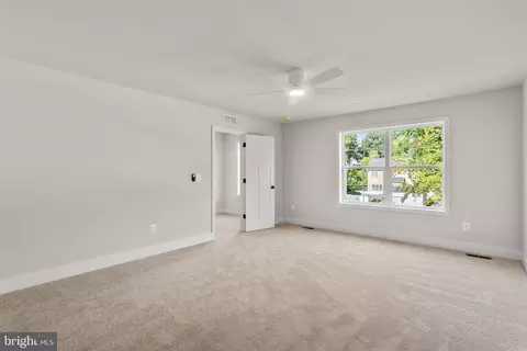 Bedroom - 3734 3rd Ave, Edgewater, MD 21037 photo 5 of 10