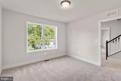 Bedroom - 3734 3rd Ave, Edgewater, MD 21037 photo 4 of 10