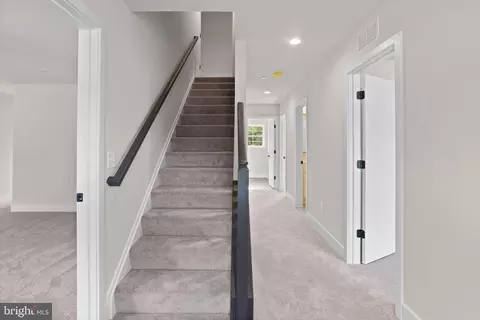 Entry Way - 3734 3rd Ave, Edgewater, MD 21037 photo 7 of 8