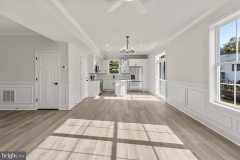 Entry Way - 3734 3rd Ave, Edgewater, MD 21037 photo 1 of 8