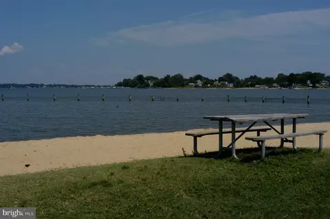 View/Area - 3734 3rd Ave, Edgewater, MD 21037 photo 3 of 14