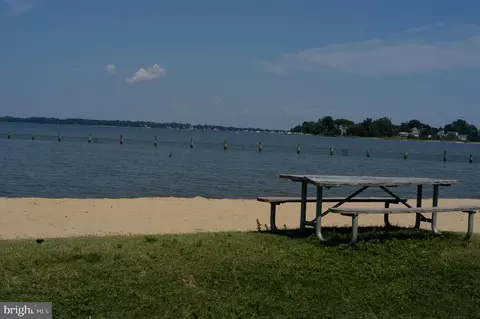 View/Area - 3734 3rd Ave, Edgewater, MD 21037 photo 4 of 14