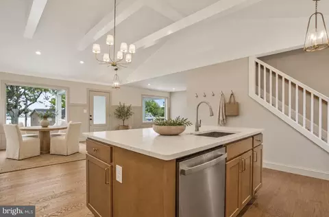 Entry Way - 1032 Wiers Rd, Edgewater, MD 21037 photo 1 of 5