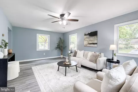Living - 1721 Tipton Dr, Crofton, MD 21114 photo 3 of 5