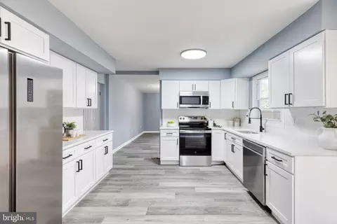 Kitchen - 1721 Tipton Dr, Crofton, MD 21114 photo 4 of 4